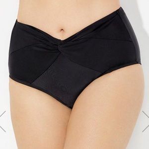BLACK LOW WAIST TWIST FRONT BRIEF